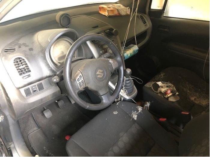 Używane Panel Suzuki Splash Cena na żądanie oferowane przez Autohandel-Smet Gebroeders NV