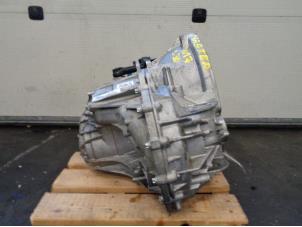 Used Gearbox Renault Master V Price on request offered by Autohandel-Smet Gebroeders NV