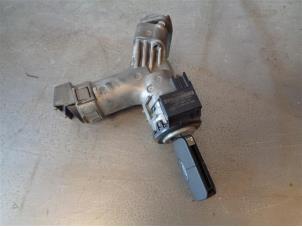 Used Ignition lock + key Ford Fiesta 6 (JA8) Price on request offered by Autohandel-Smet Gebroeders NV