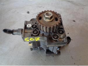 Used High pressure pump Peugeot 607 (9D/U) Price on request offered by Autohandel-Smet Gebroeders NV