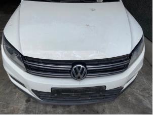 Used Front end, complete Volkswagen Tiguan (5N1/2) 2.0 TDI 16V 4Motion Price on request offered by Autohandel-Smet Gebroeders NV