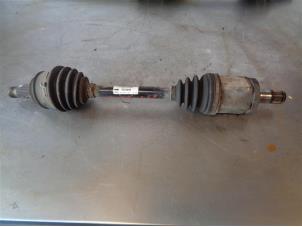 Used Front drive shaft, left BMW X3 (E83) 2.0d 16V Price on request offered by Autohandel-Smet Gebroeders NV