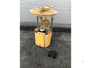 Used Electric fuel pump Chrysler Voyager/Grand Voyager (RG) 2.8 CRD 16V Grand Voyager Price on request offered by Autohandel-Smet Gebroeders NV