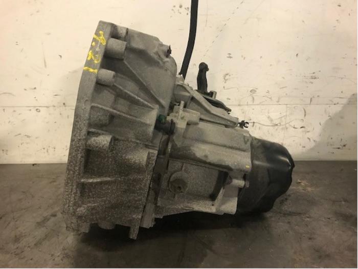 Gearbox from a Dacia Dokker (0S) 1.2 TCE 16V 2017