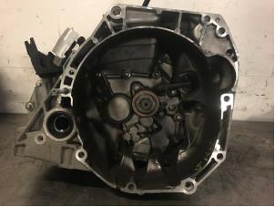 Used Gearbox Dacia Dokker (0S) 1.2 TCE 16V Price on request offered by Autohandel-Smet Gebroeders NV