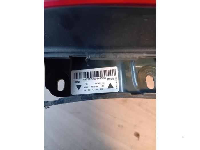 Taillight, right from a BMW 3 serie Touring (F31) 318d 2.0 16V 2015