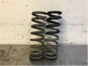 Used Rear coil spring Ssang Yong Rodius 2.2 SV 220 e-XDi 16V 2WD Price on request offered by Autohandel-Smet Gebroeders NV