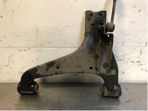 Used Front wishbone, right Ssang Yong Rodius 2.2 SV 220 e-XDi 16V 2WD Price on request offered by Autohandel-Smet Gebroeders NV