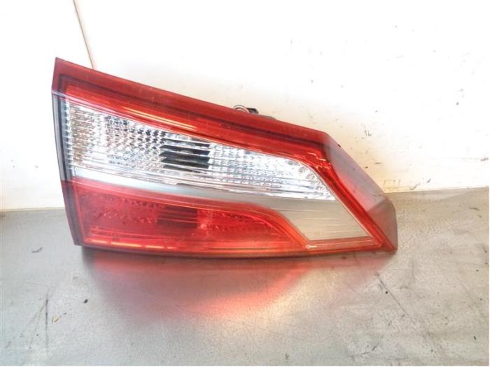 Taillight, left from a SsangYong Rodius 2.2 SV 220 e-XDi 16V 2WD 2018