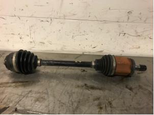 Used Front drive shaft, right BMW X4 (F26) xDrive35d 24V Price on request offered by Autohandel-Smet Gebroeders NV