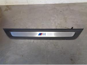 Used Step insert, left BMW 5 serie Touring (G31) 520d 2.0 TwinPower Turbo 16V Price on request offered by Autohandel-Smet Gebroeders NV