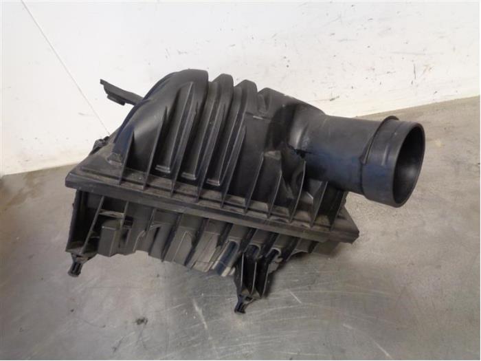 Gebrauchte Luftfiltergehäuse BMW X2 (F39) sDrive 18i 1.5 12V TwinPower Turbo Preis auf Anfrage angeboten von Autohandel-Smet Gebroeders NV