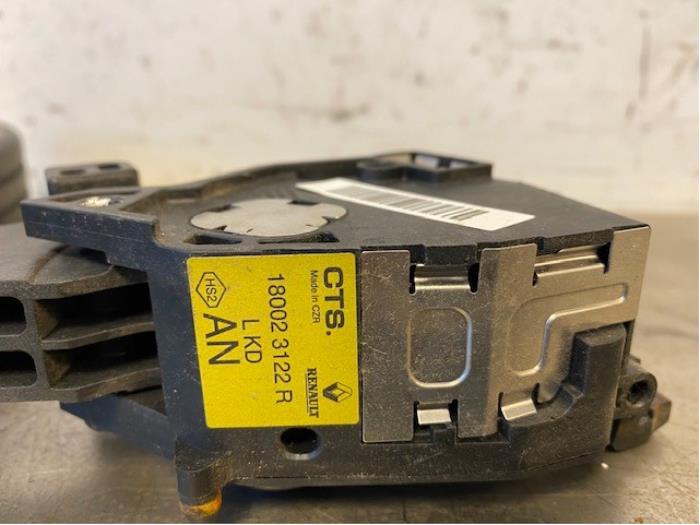 Gaspedalposition Sensor van een Dacia Dokker (0S) 1.2 TCE 16V 2017