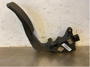 Gaspedalposition Sensor van een Dacia Dokker (0S) 1.2 TCE 16V 2017