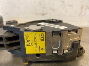 Gaspedalposition Sensor van een Dacia Dokker (0S) 1.2 TCE 16V 2017