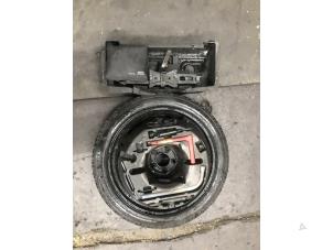 Used Jackkit + spare wheel Audi A4 (B9) 2.0 TDI Ultra 16V Price on request offered by Autohandel-Smet Gebroeders NV