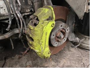 Used Front brake calliper, left Porsche Panamera (970) 3.0 V6 24V S E-Hybrid Price on request offered by Autohandel-Smet Gebroeders NV