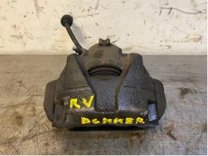 Used Front brake calliper, right Dacia Dokker (0S) 1.2 TCE 16V Price on request offered by Autohandel-Smet Gebroeders NV