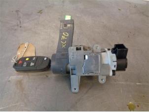 Used Ignition lock + key Volvo XC70 (BZ) Price on request offered by Autohandel-Smet Gebroeders NV