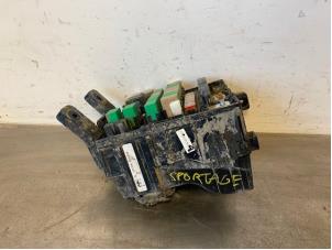 Used Fuse box Kia Sportage (SL) 1.7 CRDi 16V 4x2 Price on request offered by Autohandel-Smet Gebroeders NV