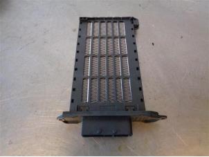 Used Heating element Renault Clio III Estate/Grandtour (KR) 1.5 dCi FAP Price on request offered by Autohandel-Smet Gebroeders NV