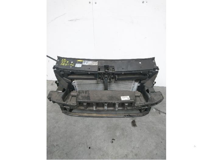 Front end, complete from a Volkswagen Touran (1T1/T2)  2012