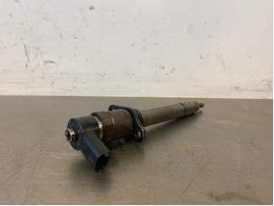 Used Injector (diesel) Volvo XC90 I 2.4 D5 20V Price on request offered by Autohandel-Smet Gebroeders NV