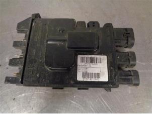 Used Module (miscellaneous) Renault Trafic (1FL/2FL/3FL/4FL) Price on request offered by Autohandel-Smet Gebroeders NV