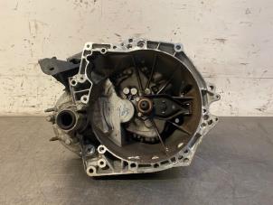 Used Gearbox Citroen Berlingo 1.6 BlueHDI 100 Price on request offered by Autohandel-Smet Gebroeders NV