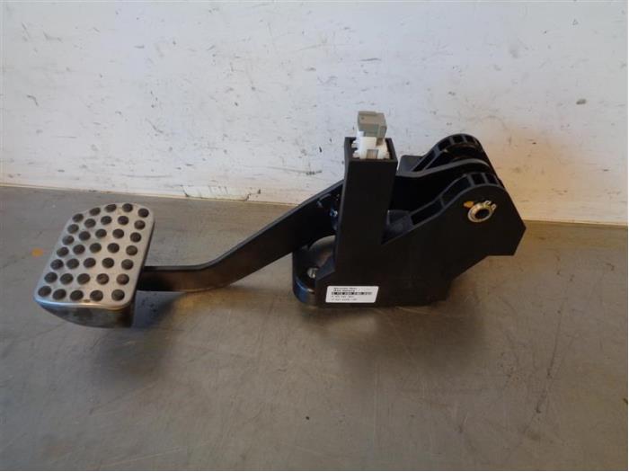 Brake pedal from a Mercedes-Benz SLK (R172) 2.1 250 CDI, 250d 16V 2013