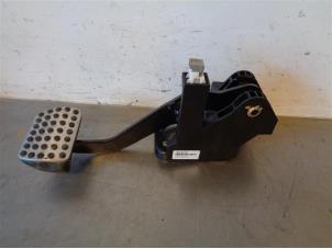 Used Brake pedal Mercedes SLK (R172) 2.1 250 CDI, 250d 16V Price on request offered by Autohandel-Smet Gebroeders NV