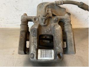 Used Rear brake calliper, right Citroen Berlingo 1.6 BlueHDI 100 Price on request offered by Autohandel-Smet Gebroeders NV