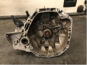 Used Gearbox Renault Captur (2R) 1.5 Energy dCi 90 FAP Price on request offered by Autohandel-Smet Gebroeders NV
