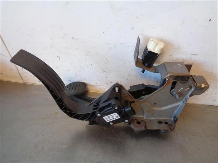 Gebrauchte Gaspedalposition Sensor Renault Captur I (2R) 1.5 Energy dCi 90 FAP Preis auf Anfrage angeboten von Autohandel-Smet Gebroeders NV