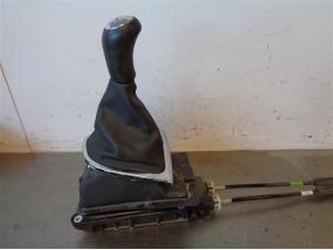 Used Gear stick Renault Captur (2R) 1.5 Energy dCi 90 FAP Price on request offered by Autohandel-Smet Gebroeders NV