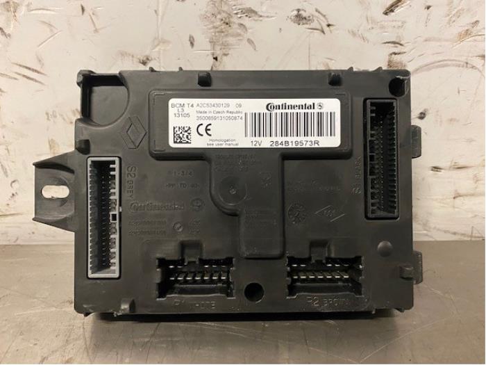 Używane Modul (rózne) Renault Captur I (2R) 1.5 Energy dCi 90 FAP Cena na żądanie oferowane przez Autohandel-Smet Gebroeders NV