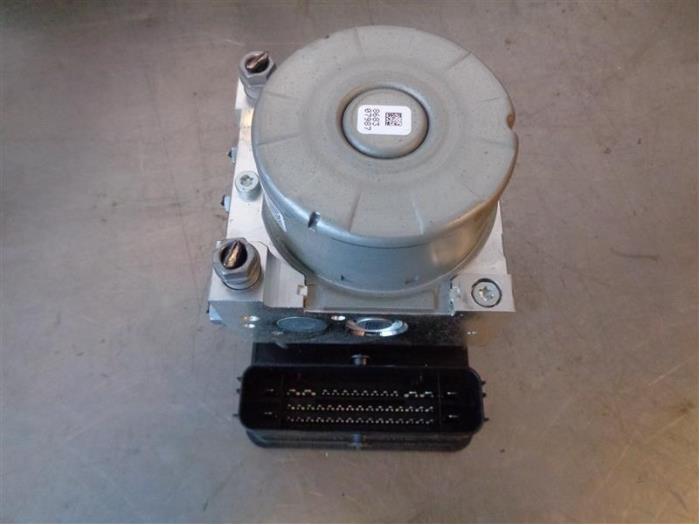 Usagé Pompe ABS Seat Leon (5FB) 1.2 TSI Ecomotive 16V Prix sur demande proposé par Autohandel-Smet Gebroeders NV