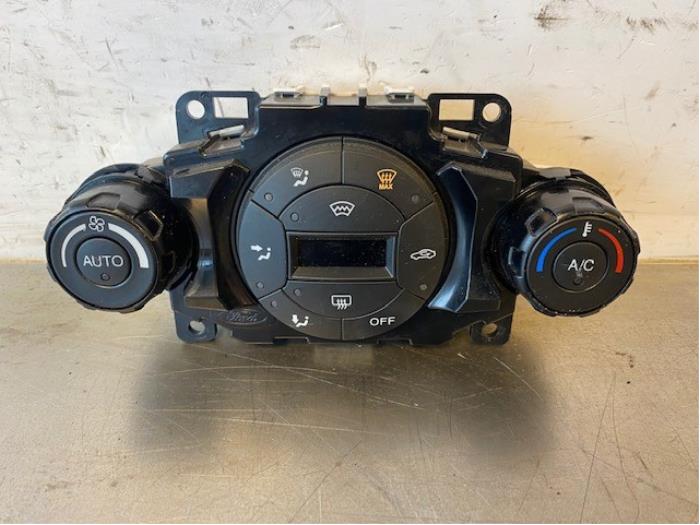 Usagé Commande chauffage Ford EcoSport (JK8) 1.0 EcoBoost 12V 125 Prix sur demande proposé par Autohandel-Smet Gebroeders NV
