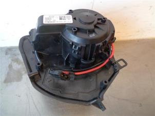 Used Heating and ventilation fan motor Volkswagen Transporter/Caravelle T6 2.0 TDI 150 California 4Motion Price on request offered by Autohandel-Smet Gebroeders NV