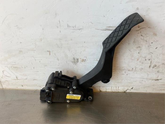 Gebrauchte Gaspedalposition Sensor Volkswagen Transporter/Caravelle T6 2.0 TDI 150 California 4Motion Preis auf Anfrage angeboten von Autohandel-Smet Gebroeders NV