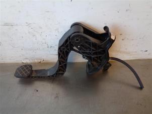 Used Clutch pedal Volkswagen Polo VI (AW1) 1.0 MPi 12V Price on request offered by Autohandel-Smet Gebroeders NV