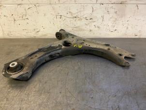 Used Front wishbone, right Volkswagen Polo VI (AW1) 1.0 MPi 12V Price on request offered by Autohandel-Smet Gebroeders NV