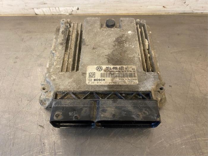 Used Engine management computer Volkswagen Crafter 2.5 TDI 30/32/35 Price on request offered by Autohandel-Smet Gebroeders NV