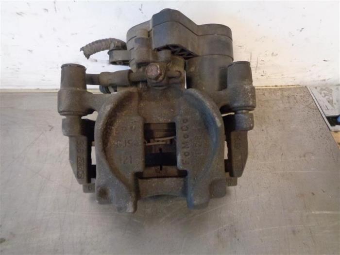 Gebrauchte Bremszange rechts hinten Ford Kuga II (DM2) Preis auf Anfrage angeboten von Autohandel-Smet Gebroeders NV