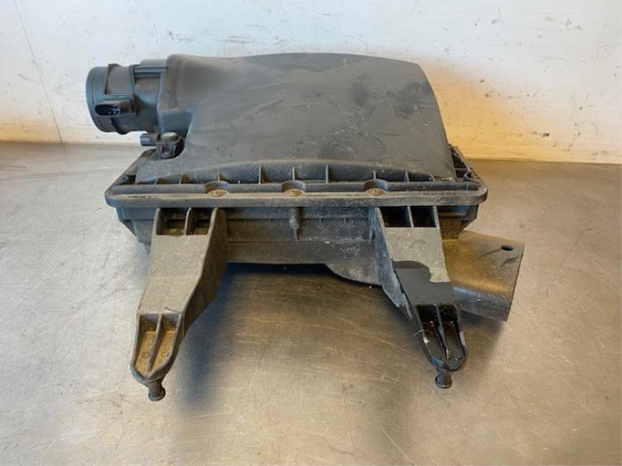 Gebrauchte Luftfiltergehäuse Volkswagen Crafter 2.5 TDI 30/32/35 Preis auf Anfrage angeboten von Autohandel-Smet Gebroeders NV