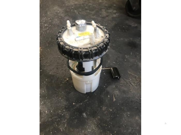 Usagé Pompe d'injection Hyundai Santa Fe II (CM) 2.2 CRDi 16V 4x2 Prix sur demande proposé par Autohandel-Smet Gebroeders NV