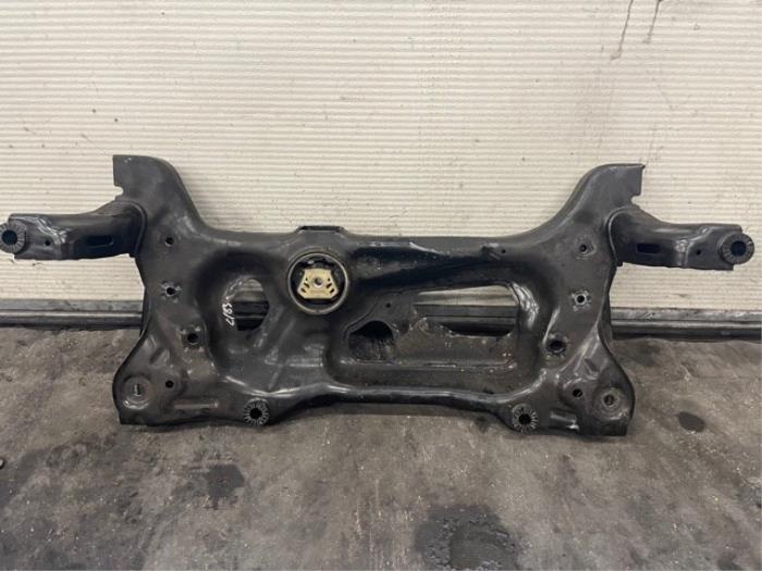 Used Subframe Volkswagen T-Roc I 2.0 TDI 150 4Motion 16V Price on request offered by Autohandel-Smet Gebroeders NV