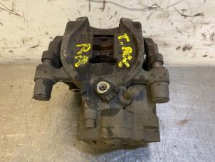 Used Rear brake calliper, right Volkswagen T-Roc 2.0 TDI 150 4Motion 16V Price on request offered by Autohandel-Smet Gebroeders NV