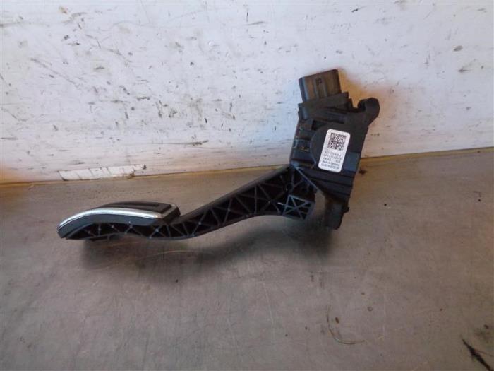 Begagnade Gaspedalsensor Volkswagen T-Roc I 2.0 TDI 150 4Motion 16V Pris på förfrågan erbjuds av Autohandel-Smet Gebroeders NV