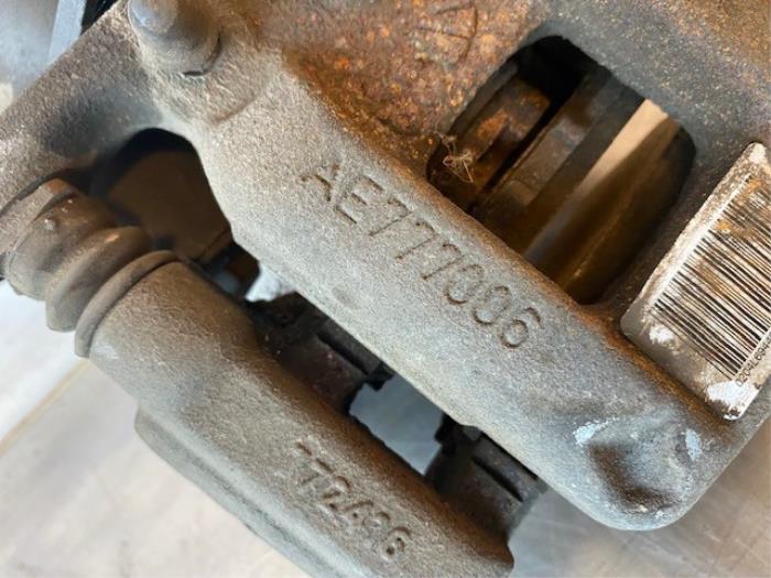 Rear brake calliper, left from a Peugeot Partner (EF/EU) 1.6 BlueHDi 100 2019